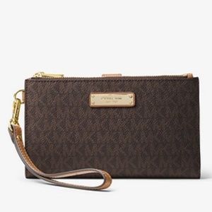 Michael Kors Adele Logo Smartphone Wallet